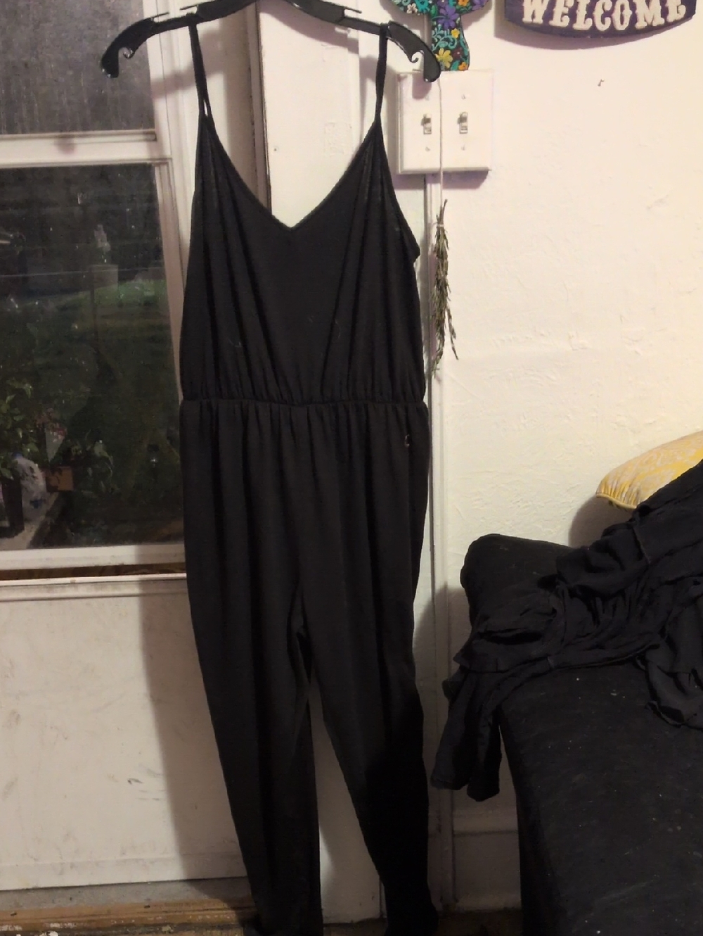 SHEIN Black V-Neck Spaghetti Strap Jumpsuit